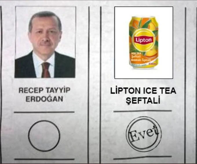 Beverage choice: voting for peach ice tea.