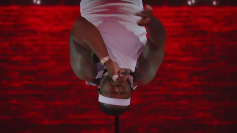 The moment: 50 Cent's iconic inverted entrance.