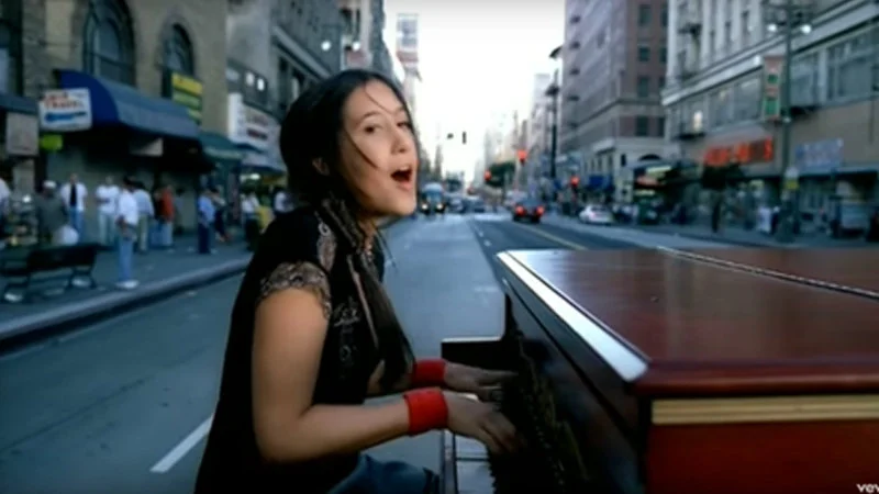 Vanessa Carlton downtown piano.