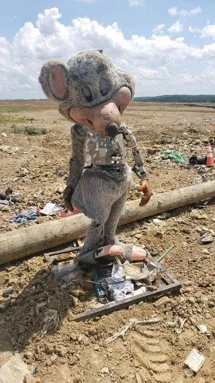The original viral image of the deteriorating Chuck E. Cheese animatronic discovered in Mt. Olive Landfill in Birmingham.
