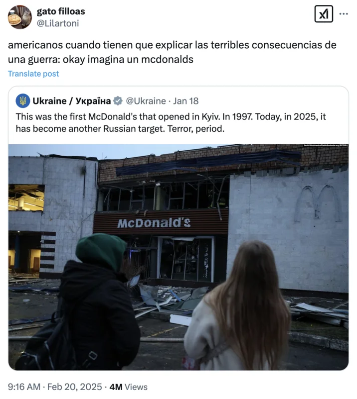 A Spanish-language variant of the meme quote-tweeting the Ukrainian government's post about the first McDonald's destroyed in the war.