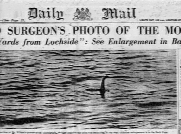 Historic Daily Mail newspaper coverage of the Surgeon's Photo.