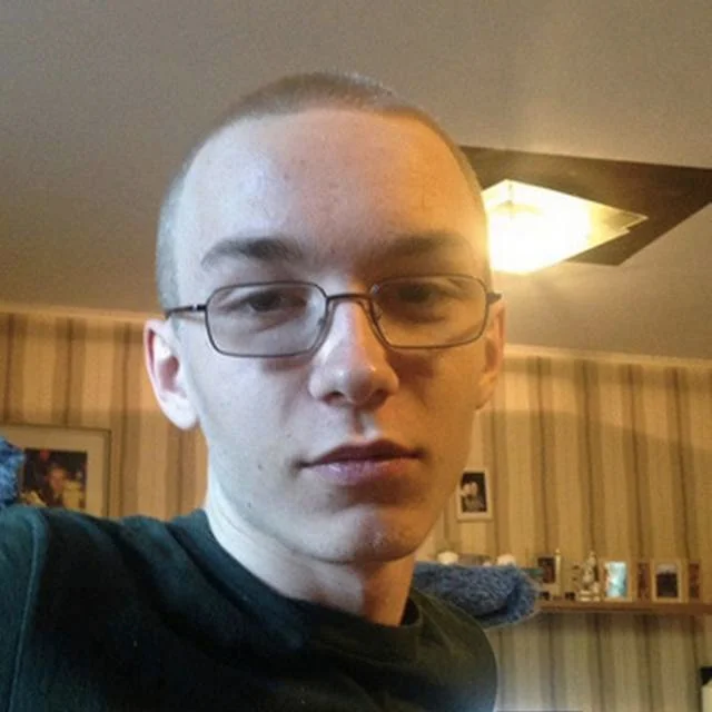 A widely circulated selfie of Marcel Hesse, the German man who confessed on 4chan to murdering a nine-year-old neighbor.