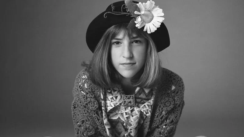 A vintage portrait of actress Mayim Bialik, whose New York Times editorial sparked widespread controversy.