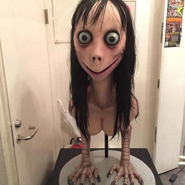 Complete figure display of the infamous sculpture.