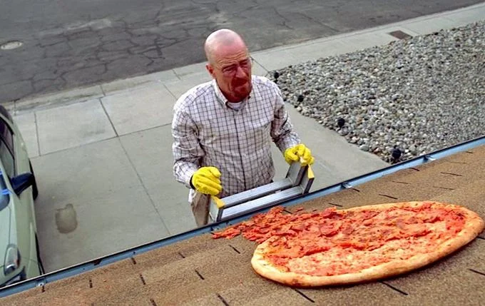 A surreal impractical pizza crime.