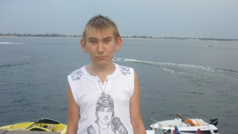 Sminem reacts to Justin Bieber music.